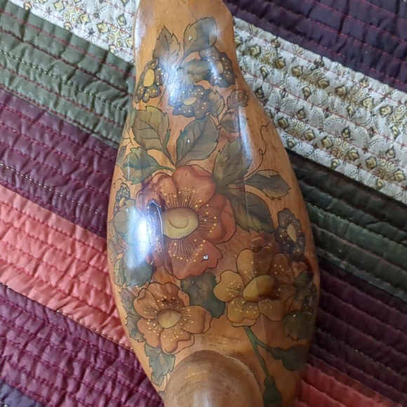 Hand carved hand painted vintage decoy duck w/ folk art painted flowers - Picture 4 of 10